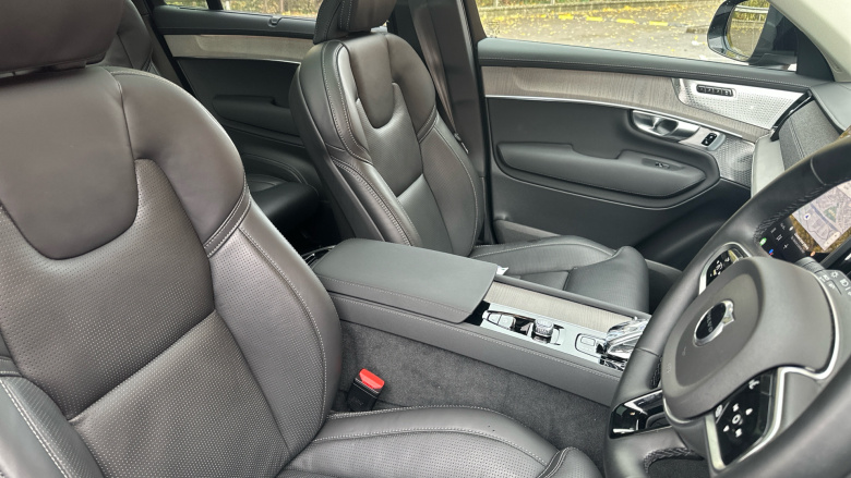 Volvo XC90 2.0 T8 PHEV Ultra Dark 5dr AWD Geartronic Estate